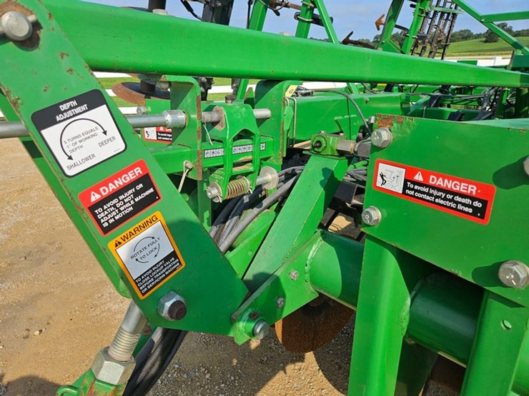 john-deere-726-image-13