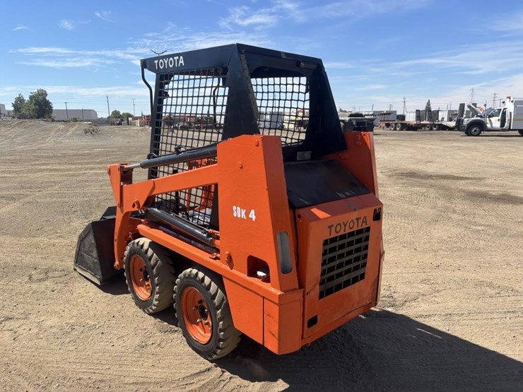 toyota-3sdk-skid-steer-loader-image-4