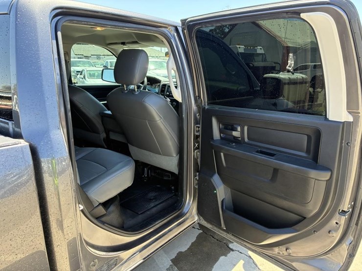 2016-dodge-ram-1500-image-11