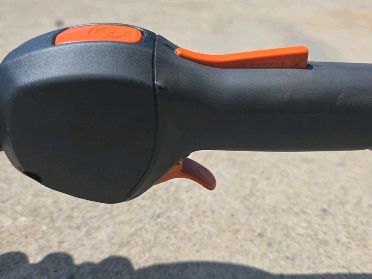 #101-•-stihl-ht-131-pole-pruner-image-10