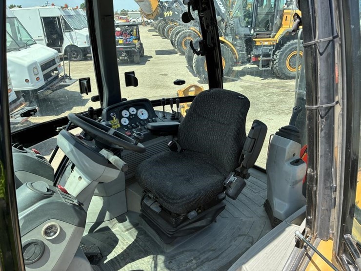 2008-caterpillar-430e-image-22