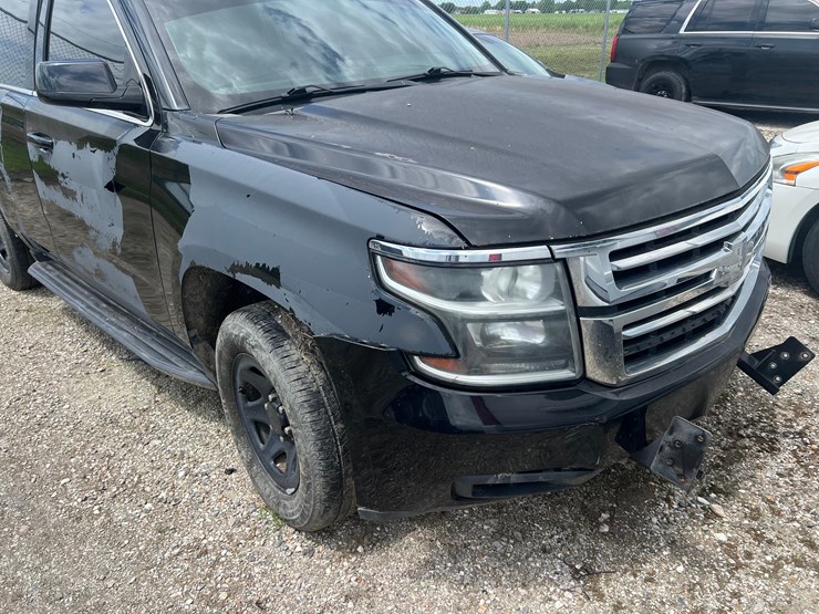2020-chevrolet-tahoe-image-2