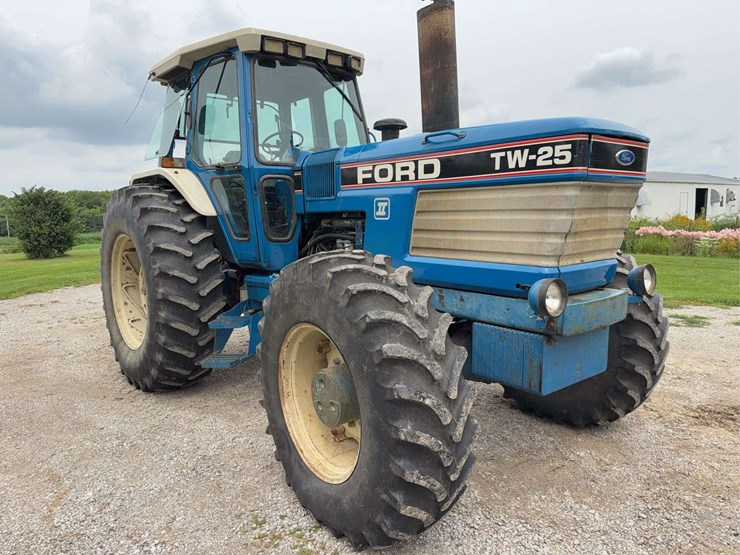 ford-tw25-image-5