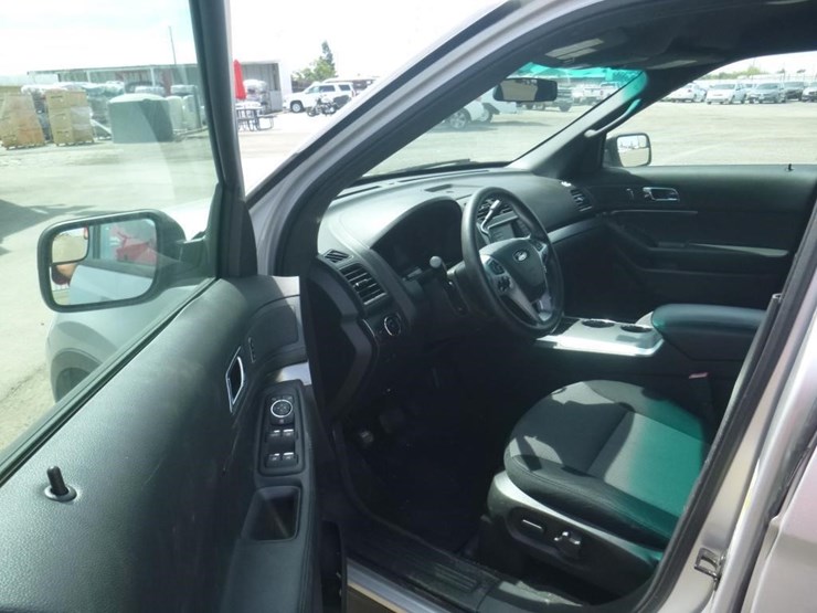 2014-ford-explorer-image-5