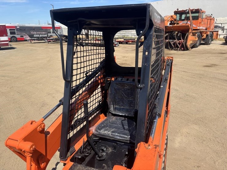 toyota-3sdk-skid-steer-loader-image-17