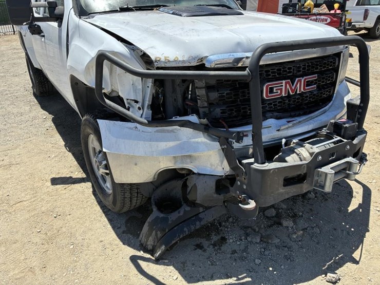 2012-gmc-sierra-2500-image-10