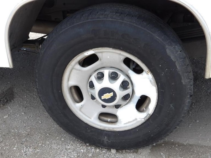 2011-chevrolet-silverado-2500-image-6