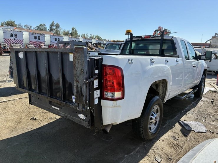 2012-gmc-sierra-2500hd-image-3