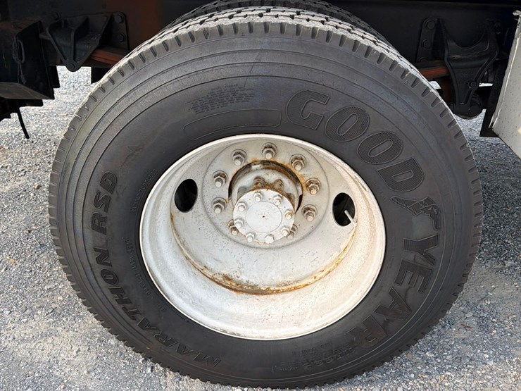 2013-international-4300m7-chipper-truck-image-10