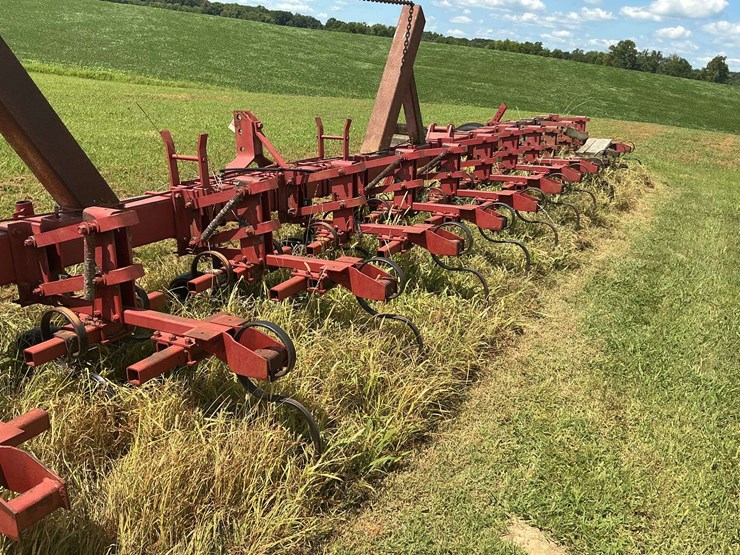 16-row-rowcrop-cultivator-image-4