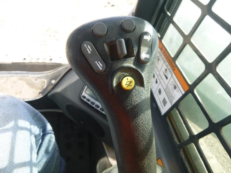 2020-bobcat-t770-image-9