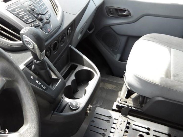 2018-ford-transit-image-19