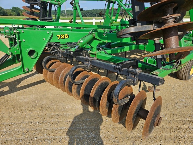 john-deere-726-image-14