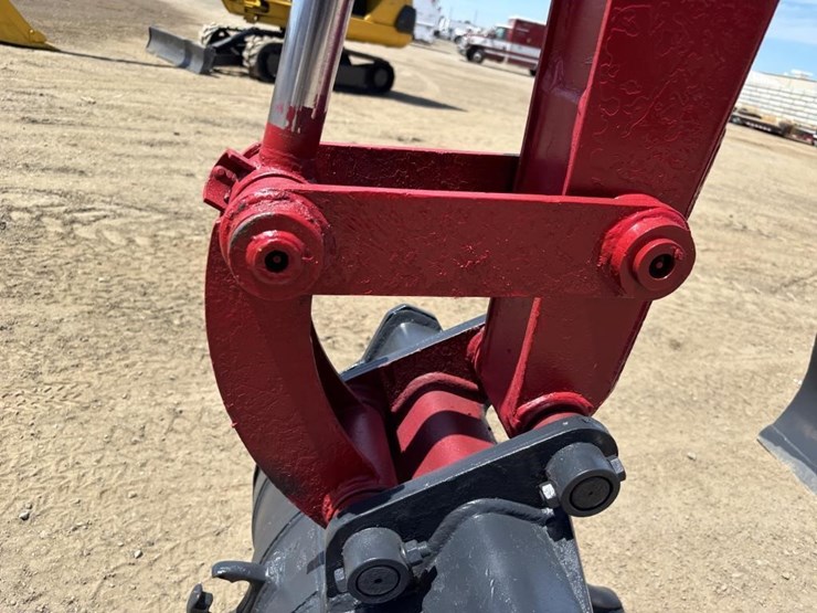 tcm-tb300-hydraulic-excavator-image-12