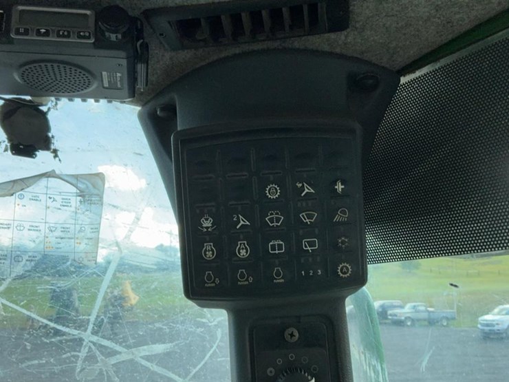 2012-deere-848h-image-91