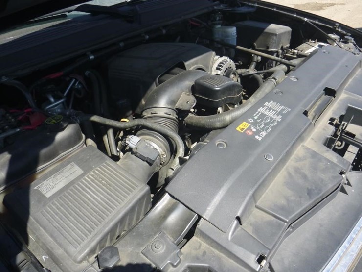 2013-chevrolet-tahoe-image-11