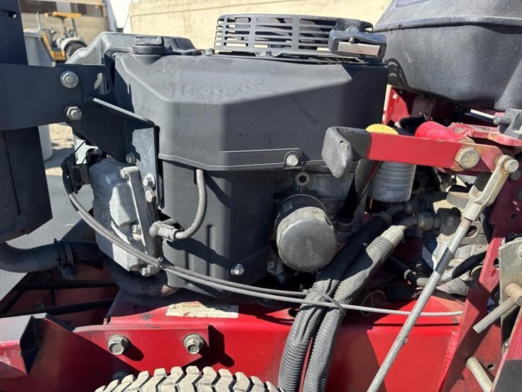 2007-toro-commerial-zero-turn-mower-image-12
