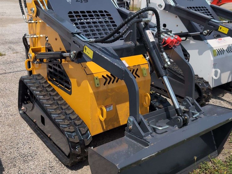 zjg-mini-skid-steer-loader-zj-380-(yellow)---15hp-image-1