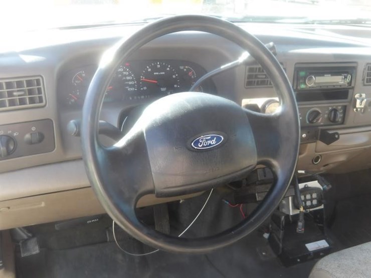 2003-ford-f550-image-34