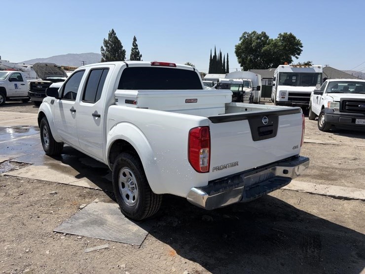 2016-nissan-frontier-image-4