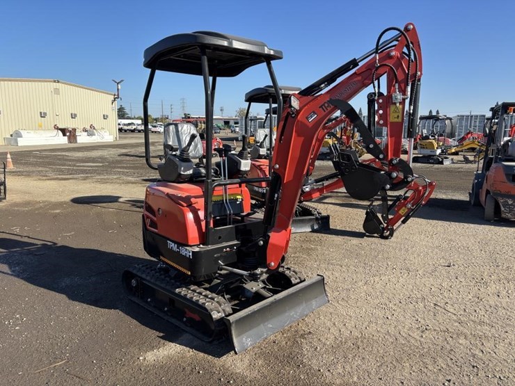 2026-tpm-18hh-hydraulic-excavator-image-2