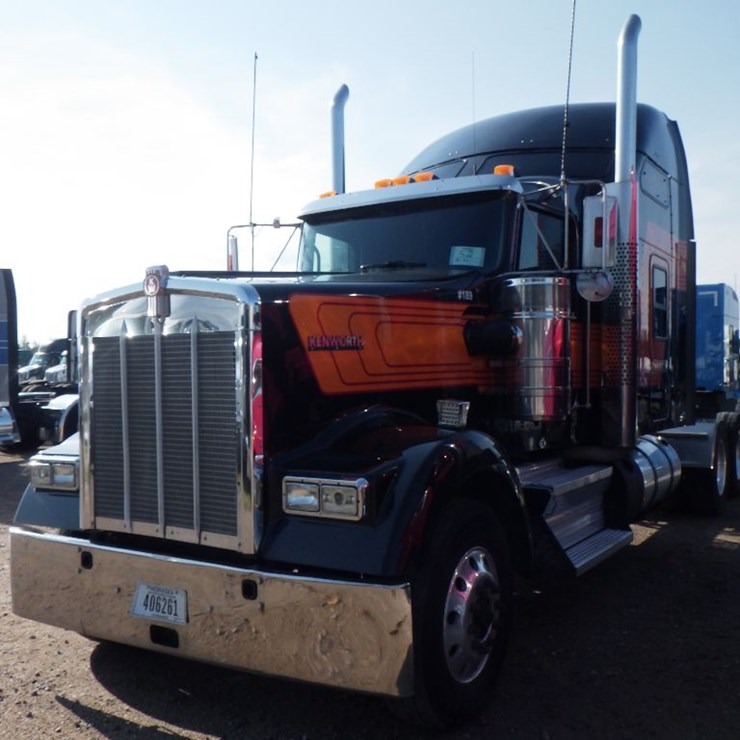 2022 KENWORTH W900L