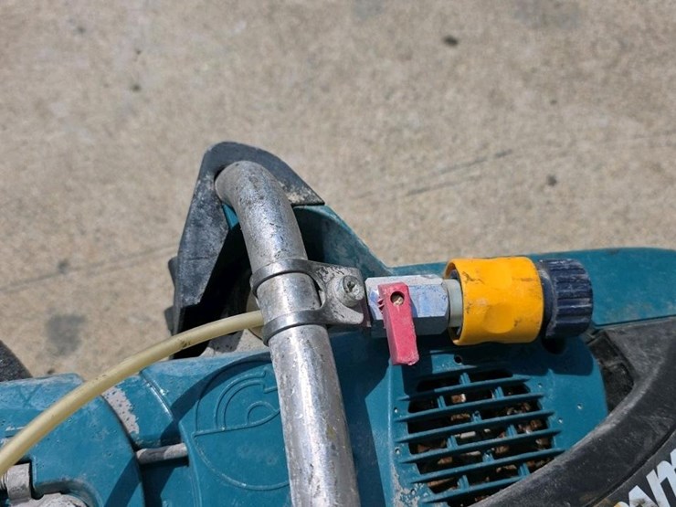 #104-•-makita-ek7301-concrete-saw-image-13