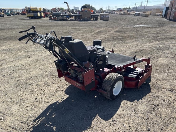 2007-toro-commerial-zero-turn-mower-image-3