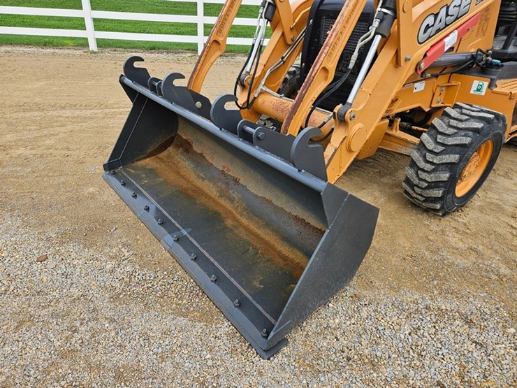 #27-•-case-570d-tractor/loader/scraper-image-9
