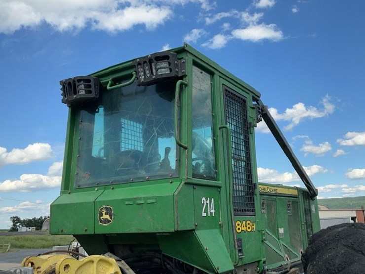 2012-deere-848h-image-35