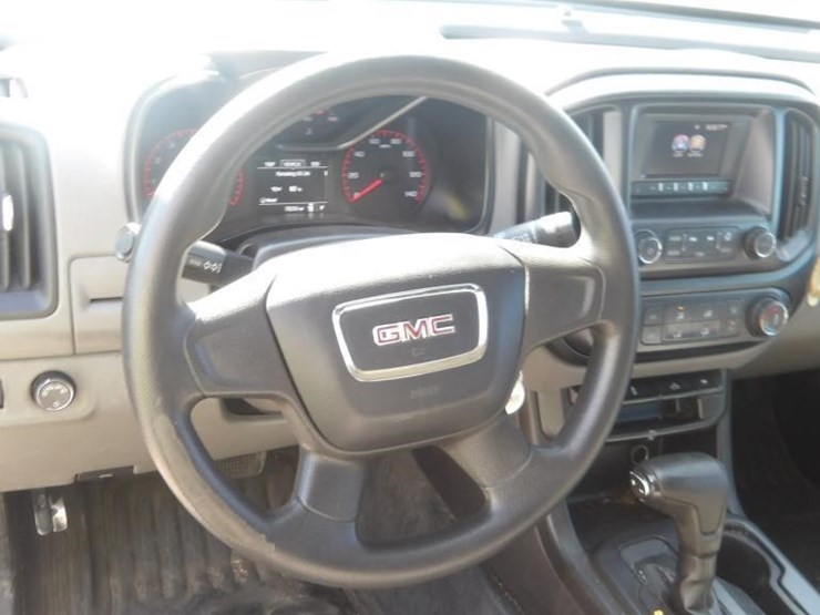 2016-gmc-canyon-image-15