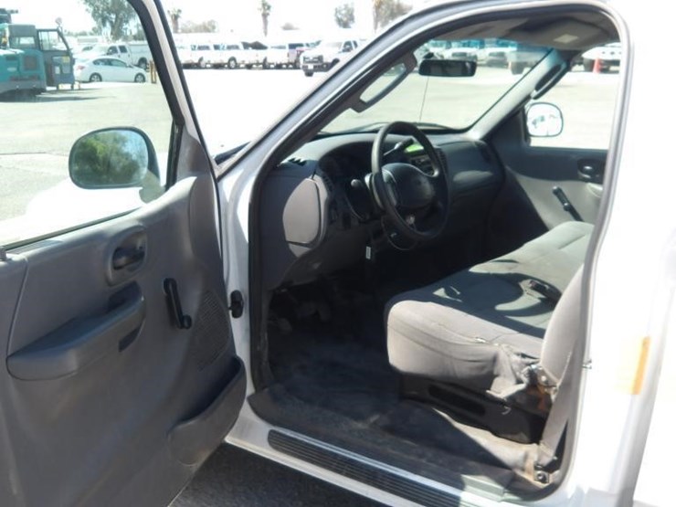 2002-ford-f150-image-13