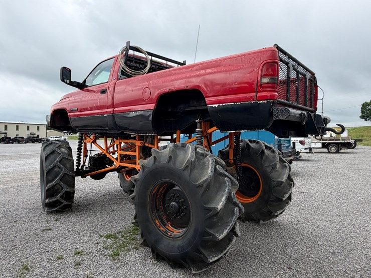 1995-dodge-ram-3500-image-4