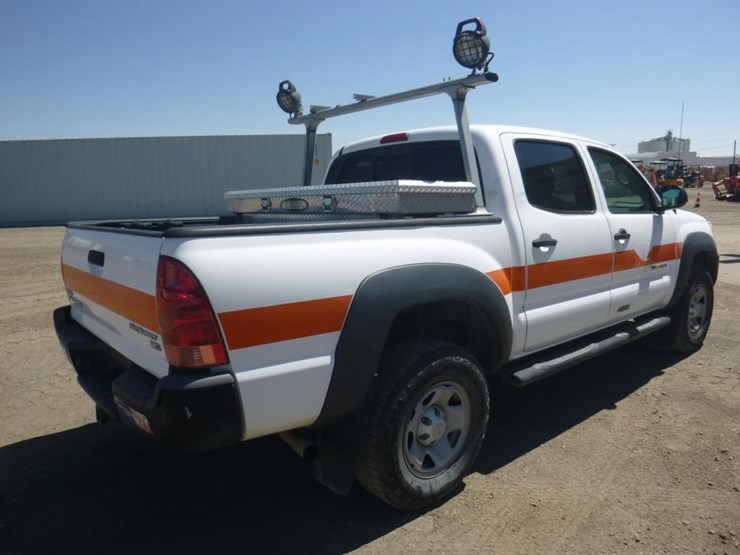 2013-toyota-tacoma-image-3