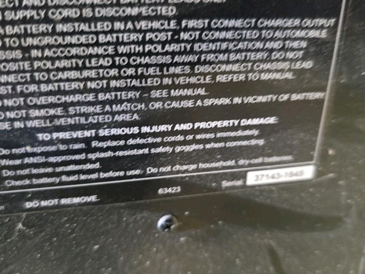 #111-•-cent-tech-6/12v-automatic-battery-charger/engine-starter-image-8