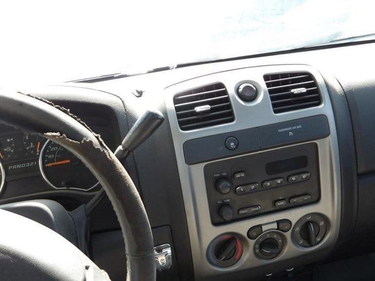2011-chevrolet-colorado-image-23