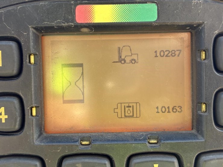 2011-yale-erp040vtn36tf082-forklift-image-20