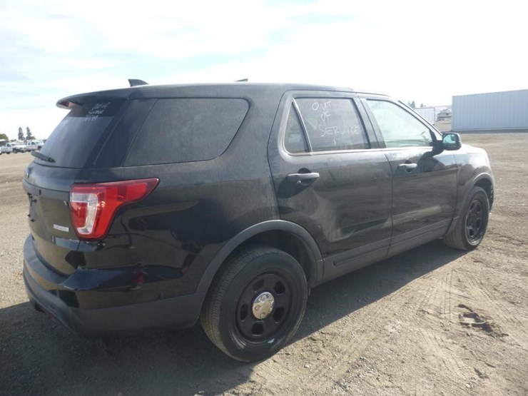 2016-ford-explorer-image-3