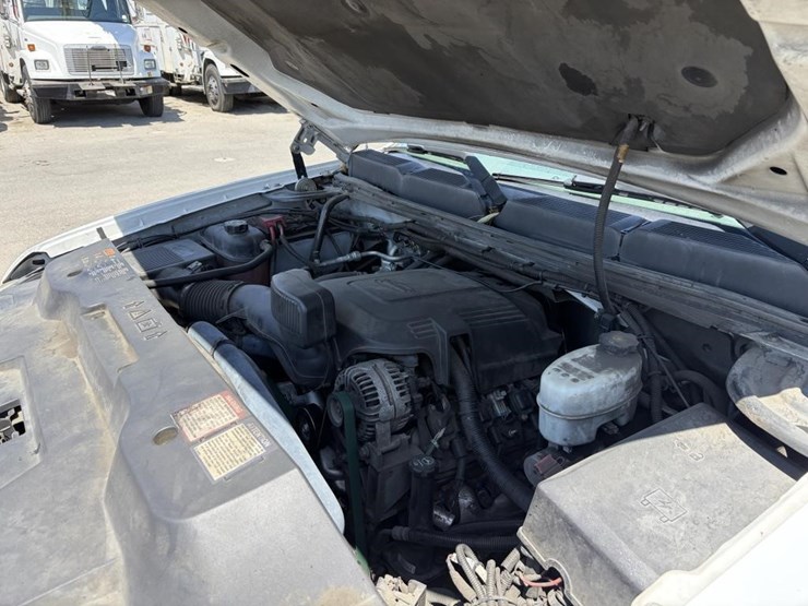 2013-chevrolet-silverado-2500-image-8