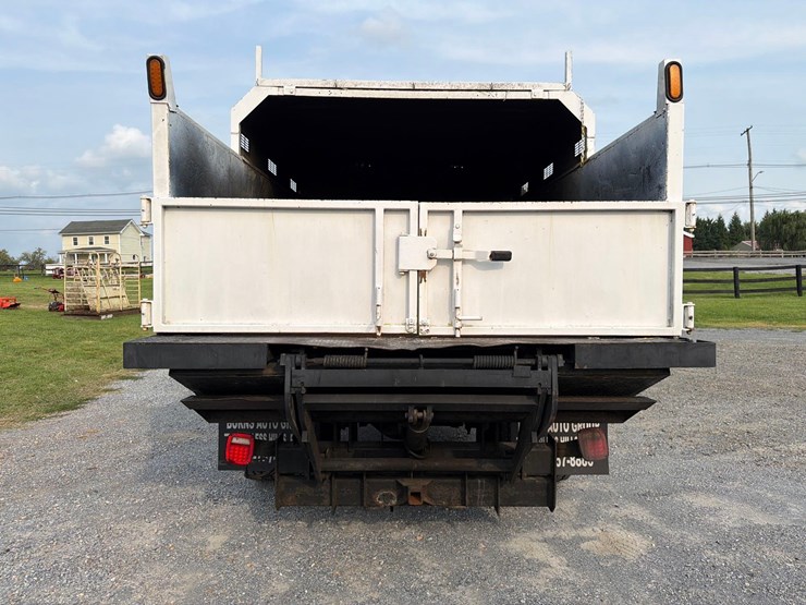 2013-international-4300m7-chipper-truck-image-12