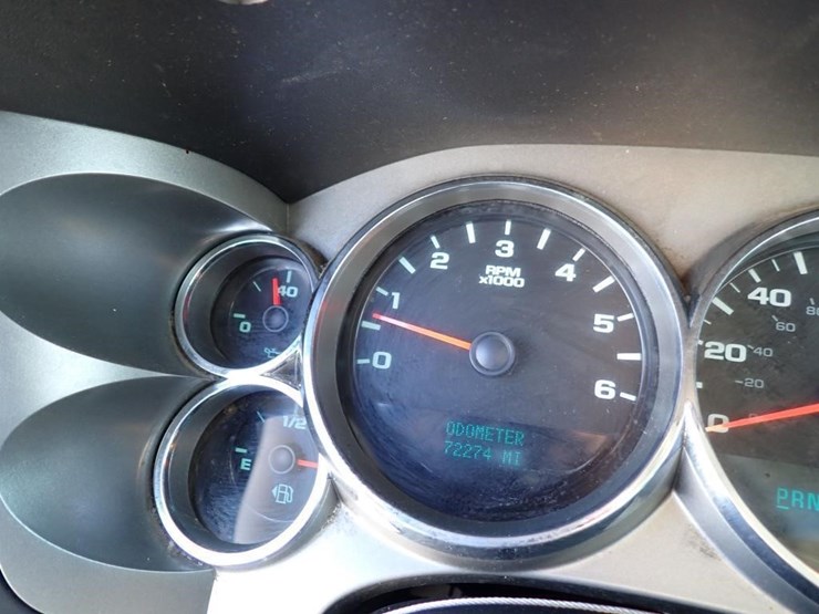 2012-chevrolet-silverado-2500-image-15