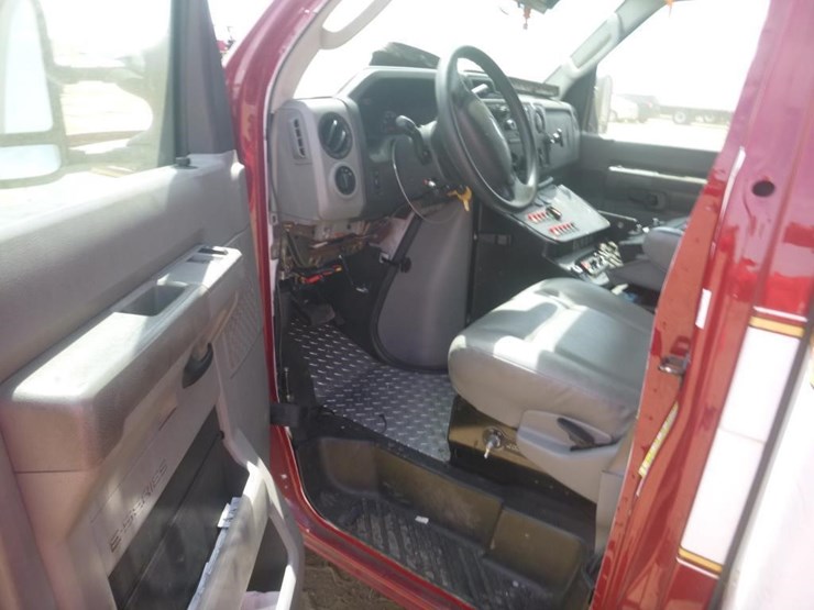 2019-ford-e350-image-8