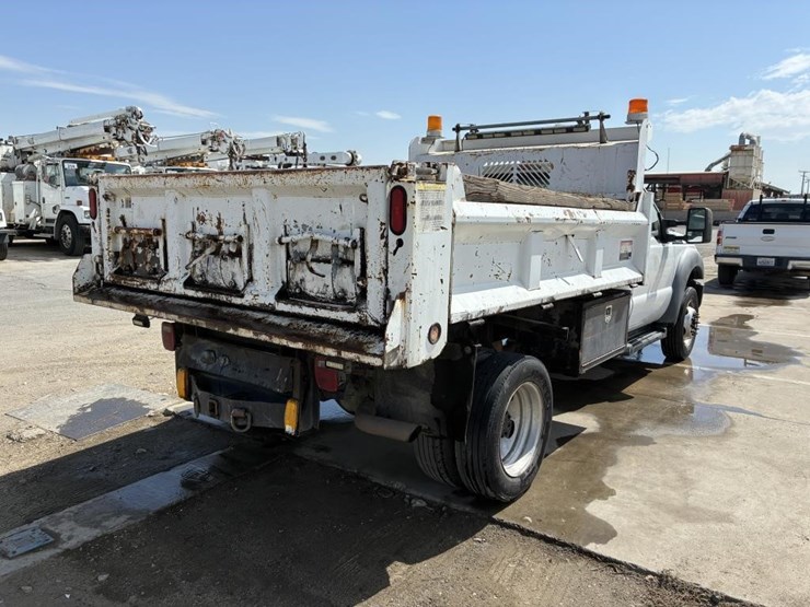 2011-ford-f550-image-3