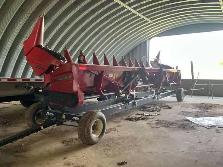 case-4412-12-row-corn-head-image-4