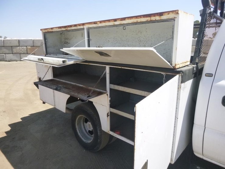 2001-chevrolet-3500-image-24