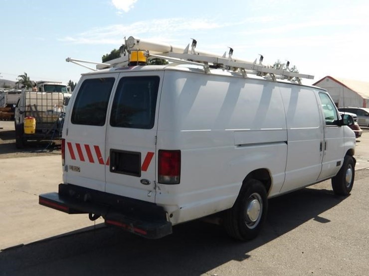 2002-ford-e350-image-3