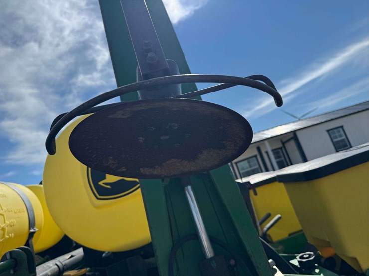 john-deere-7200-image-48
