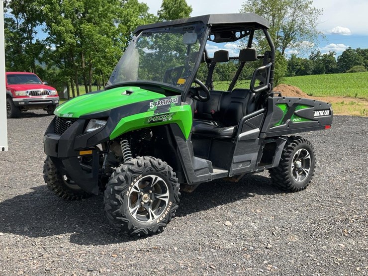 2016-arctic-cat-700-image-1