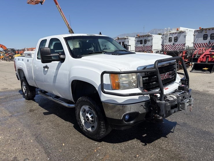 2012-gmc-sierra-2500hd-image-2
