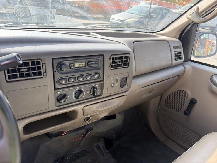 2001-ford-f250-image-16